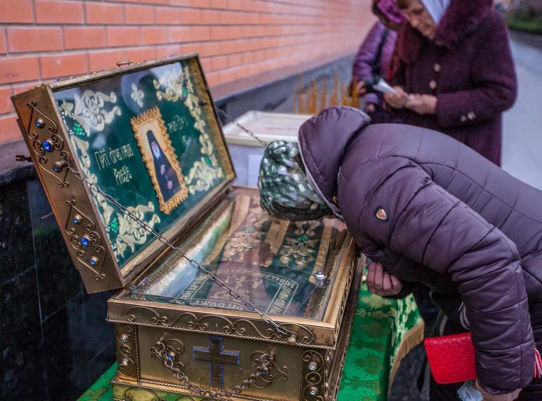 Мощи матроны в ростове. Покровский монастырь мощи матроны. Мощи матушки засимы. Покровский монастырь мощи матроны московской. Мощи преподобного евфимия великого.