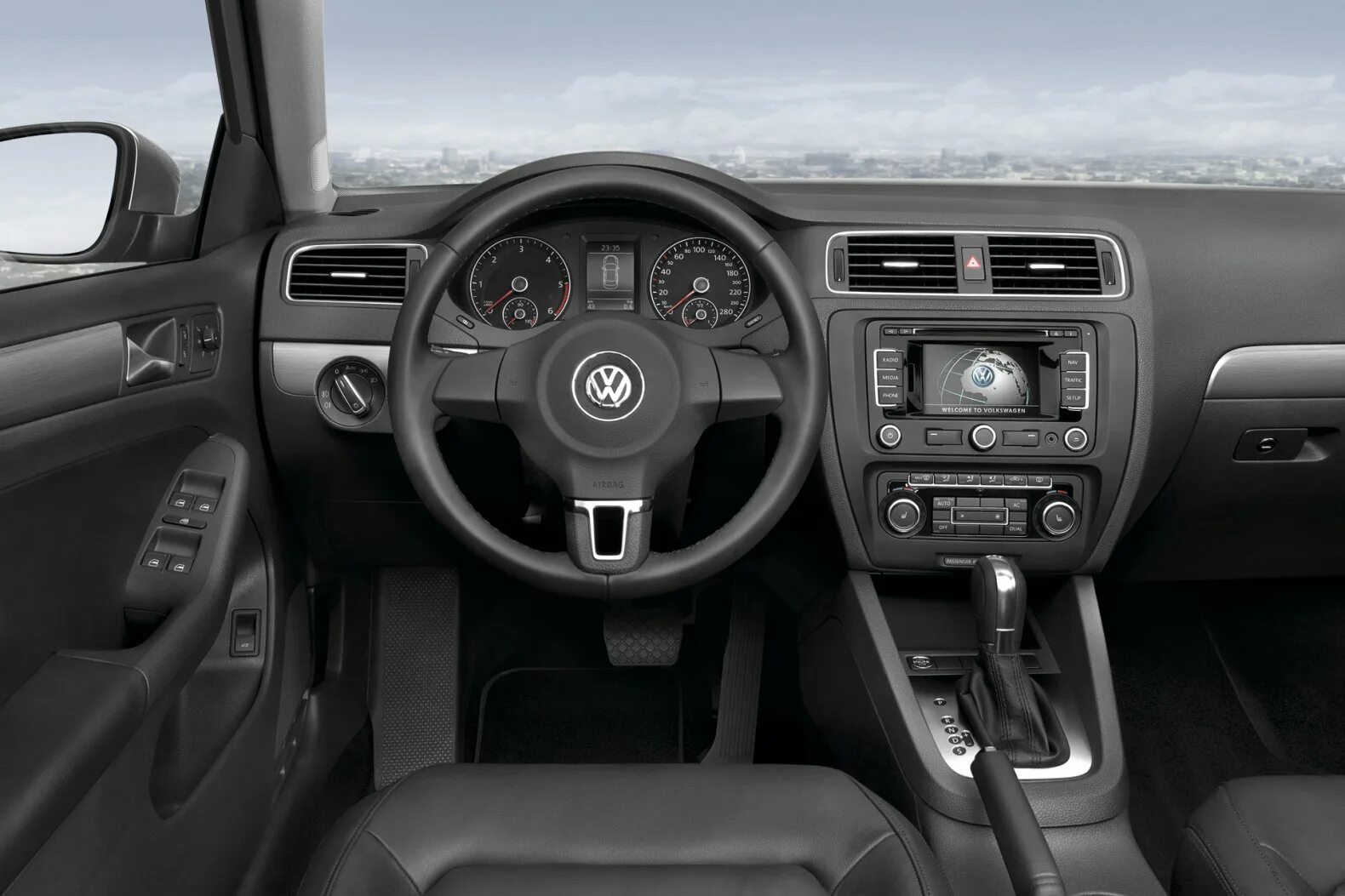 Volkswagen jetta салон. Фольксваген Джетта 5 салон. Volkswagen Jetta 2014 Interior. Фольксваген Джетта 1,6 салон. Фольксваген Джетта 2012 салон.