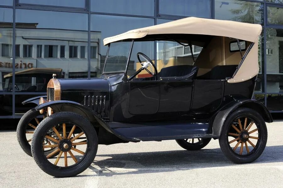 Модель форда. Ford t 1923. Ford model t 1923 sedan. Ford model t 1923 Fordor. Ford model t 1923 года.