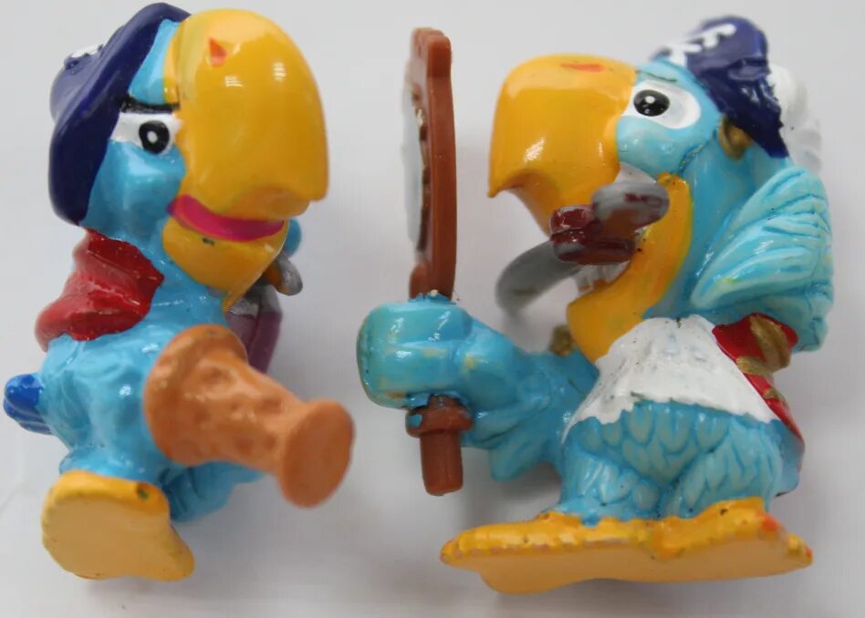 Киндер сюрприз попугаи пираты. Киндер сюрприз коллекция попугаи пираты. Игрушки Киндер 2000. Коллекции киндеров с попугаем. Киндер 2000