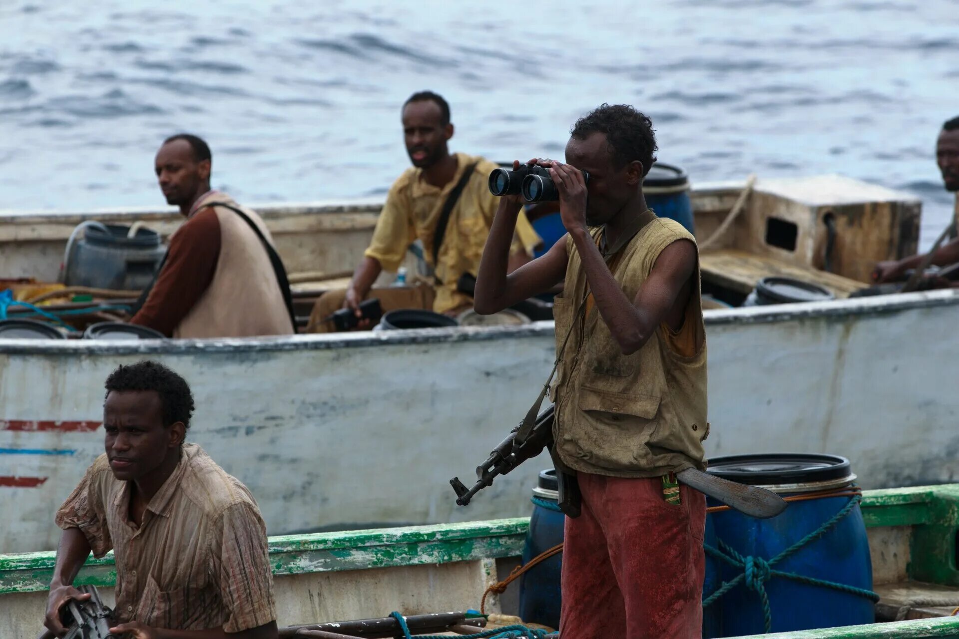 Captain phillips. Капитан филлипс (2013). баркхад абди капитан филлипс. капитан филлипс  captain phillips. капитан филлипс и пират фильм.