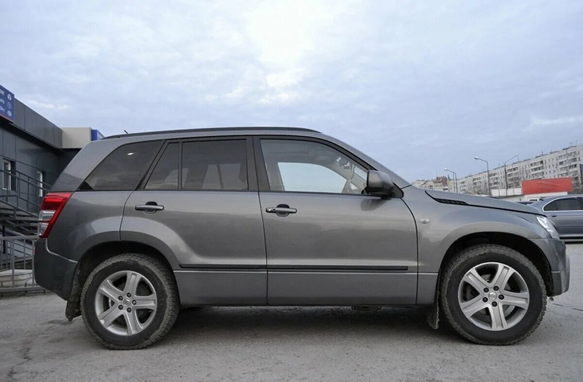 Grand vitara молдинги. Молдинг сузуки гранд витара 2008. Grand vitara молдинги. Боковые молдинги сузуки гранд витара 990e0-64j02. Боковые молдинги сузуки гранд витара 990e0-64j02.
