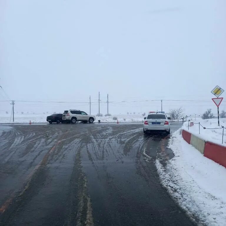 снегопад в краснодаре. снегопад в краснодаре. краснодар завалило снегом. краснодар завалило снегом. снег в краснодаре.