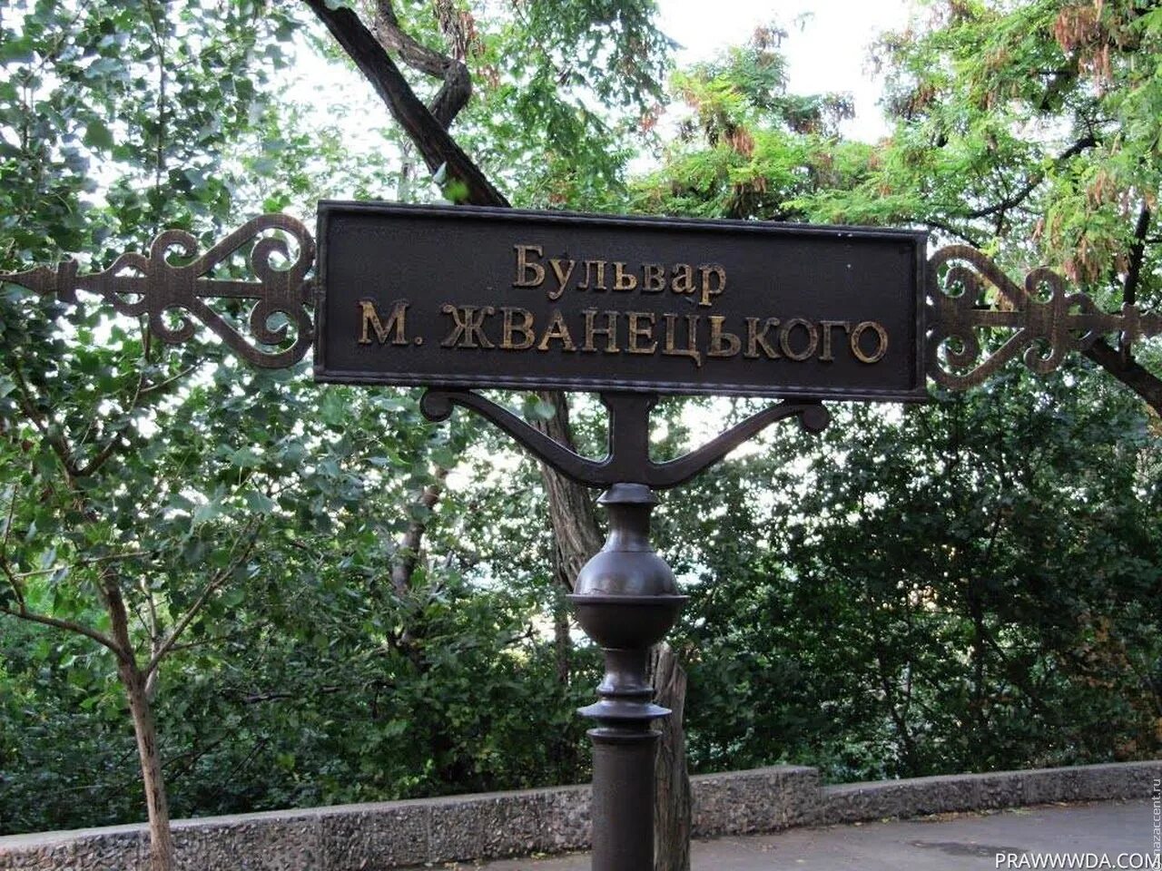 В одессе переименовали улицу жванецкого. Улица жванецкого в одессе. дом жванецкого в одессе. бульвар жванецкого. памятник жванецкому.