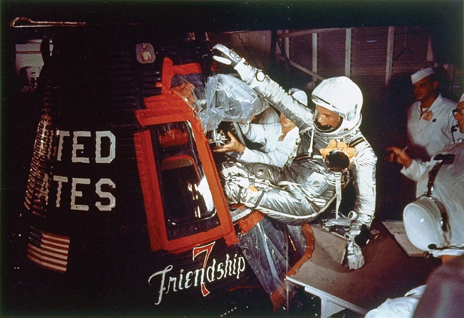 Первые американские космические полеты. Джон Гленн. Джон Гленн американский космонавт. Джон Гленн в космосе. 20 Февраля 1962 Джон Гленн.