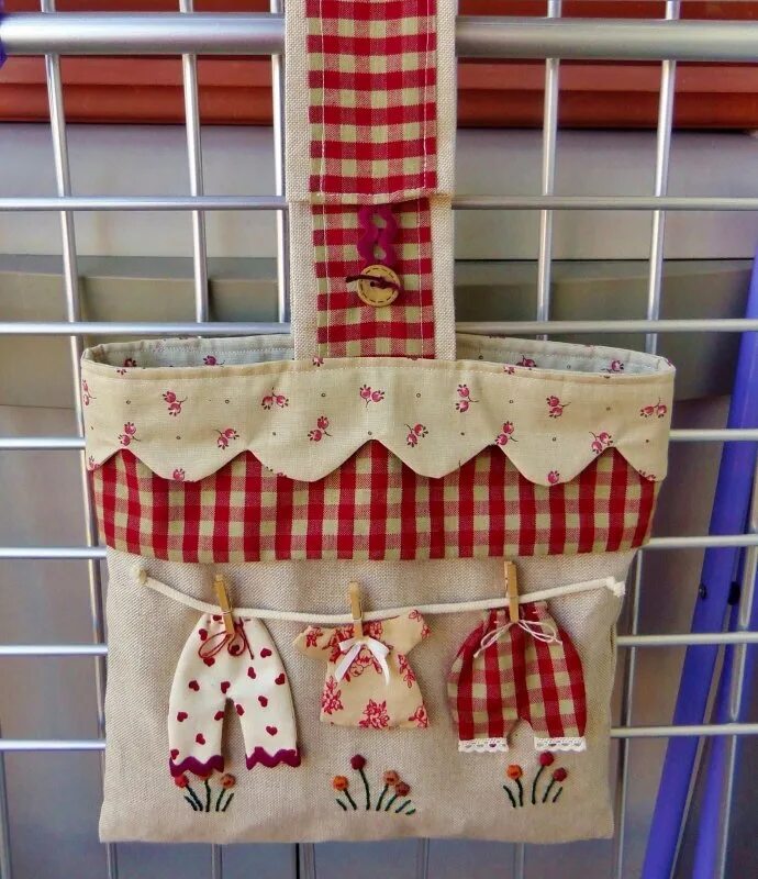 Рулонные шторы на кухню. Для кухни тканевые. Лоскутный декор для кухни. Для кухни тканевые. Панно органайзер на стену.