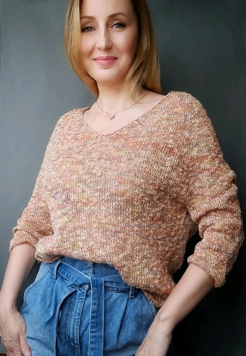 Джемперы спб. Свитер с воротом. Новогодний свитер синий. Джемперы спб. Вяжем из кид мохера ангоры.