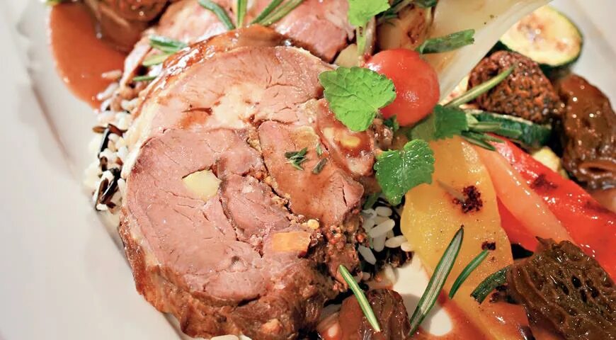 Пошаговые рецепты с фото баранины. Рулет из баранины. рулет из ягненка. мясной рулет из баранины. рулетики из баранины в духовке.