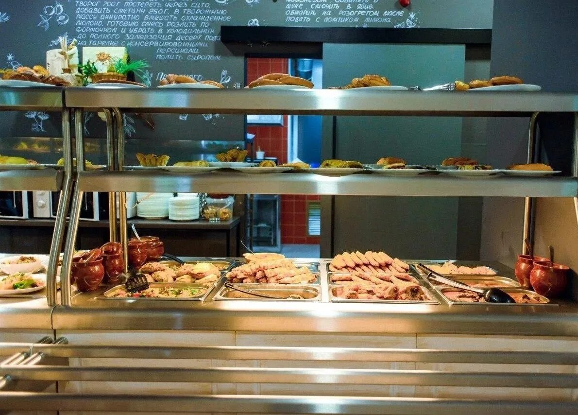 Рт питание. Обеды для школьников. Горячий цех в школьной столовой. Упаковщик тортов. Кшп 2 комсомольск на амуре.