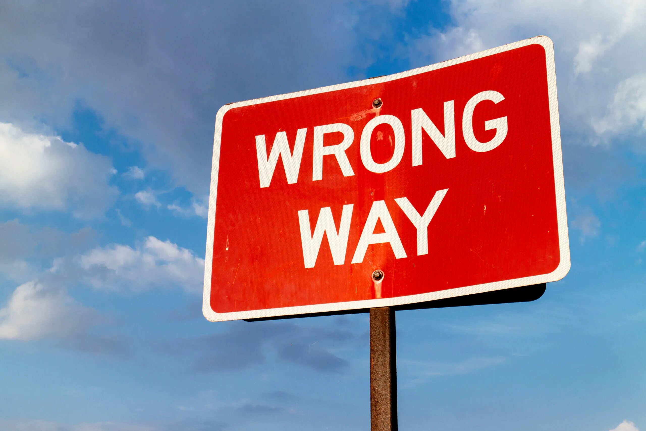 Wrong away. Wrong way знак. wrong way рисунок. вронг. april wrong way.