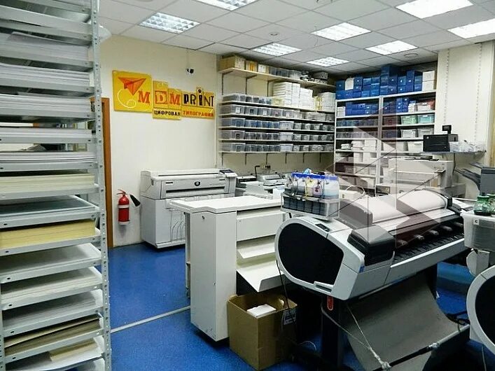 Интерьер копицентра. Типография копицентр. Оборудование для копировального центра. Полиграфический центр. Оборудование для копицентра.