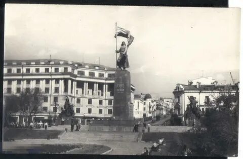 Памятник за власть советов владивосток