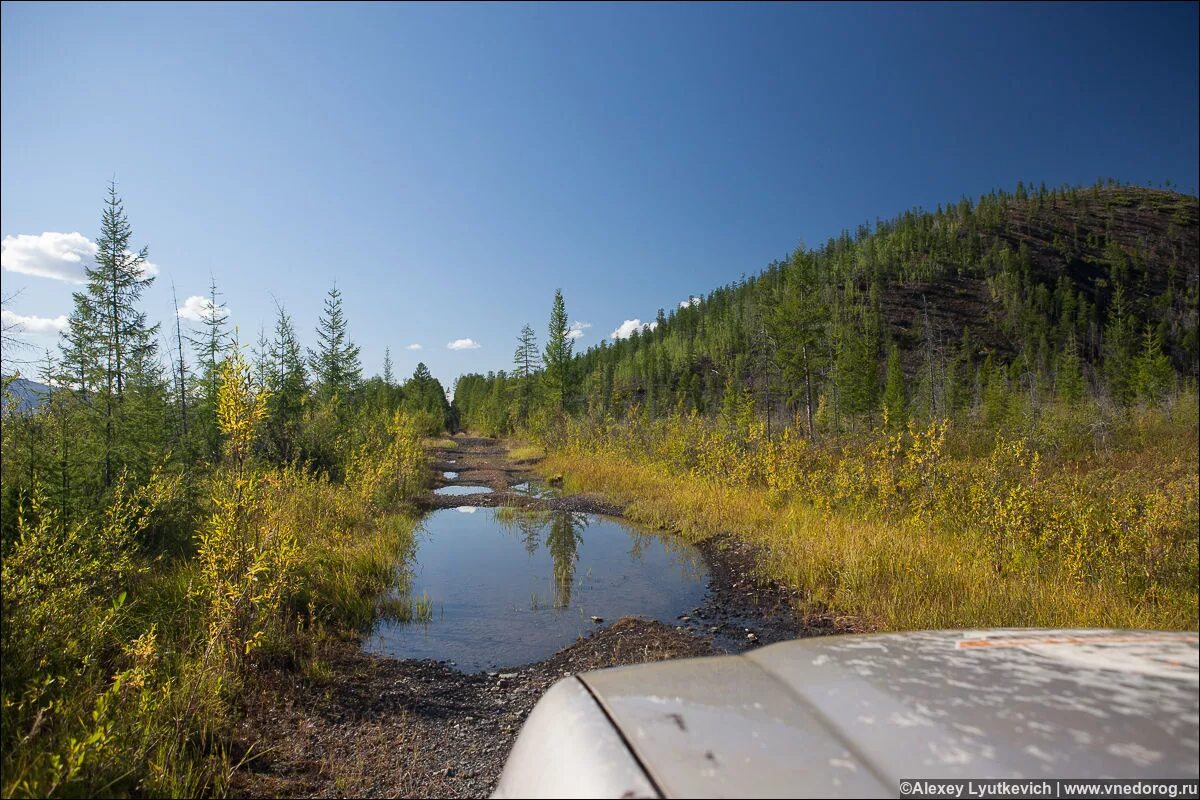 колыма дорога. скальник колыма. старая колымская дорога. старый колымский тракт дорога костей. колыма тракт.
