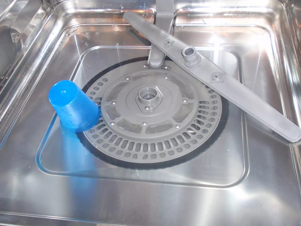 Dishwasher перевод. Посуда фирмы Microwave Dishwasher safe. Microwave Dishwasher safe -30 110 с. Proton w7ddn Dishwasher. Terracotta microweve dish Washer over safe.