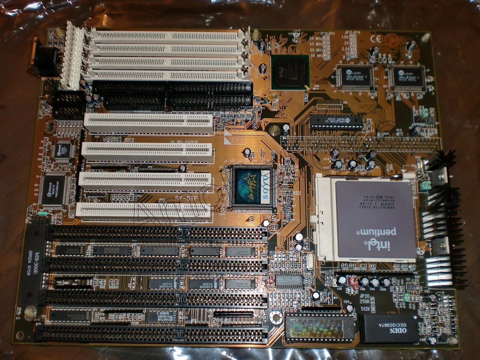 P 4 v. Материнская плата asus p4. Асус р икс 100 антенн. Gigabyte ga-8i945pl-g. Материнская плата asus p4vp-mx.