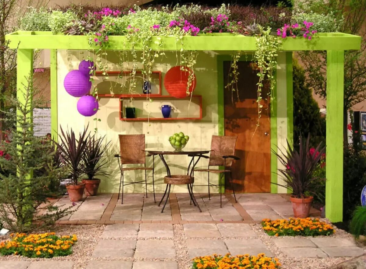 Как оформить дом цветами. Перголы и патио зоны. Пергола патио в саду. Декор для сада. Уютная беседка в саду.