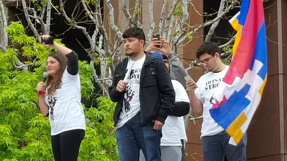 Армяне в лос анджелесе. Лос анджелес маленькая армения. лос анджелес армяне. мексиканская диаспора в лос анджелесе. испаноговорящие диаспоры в лос анджелес.