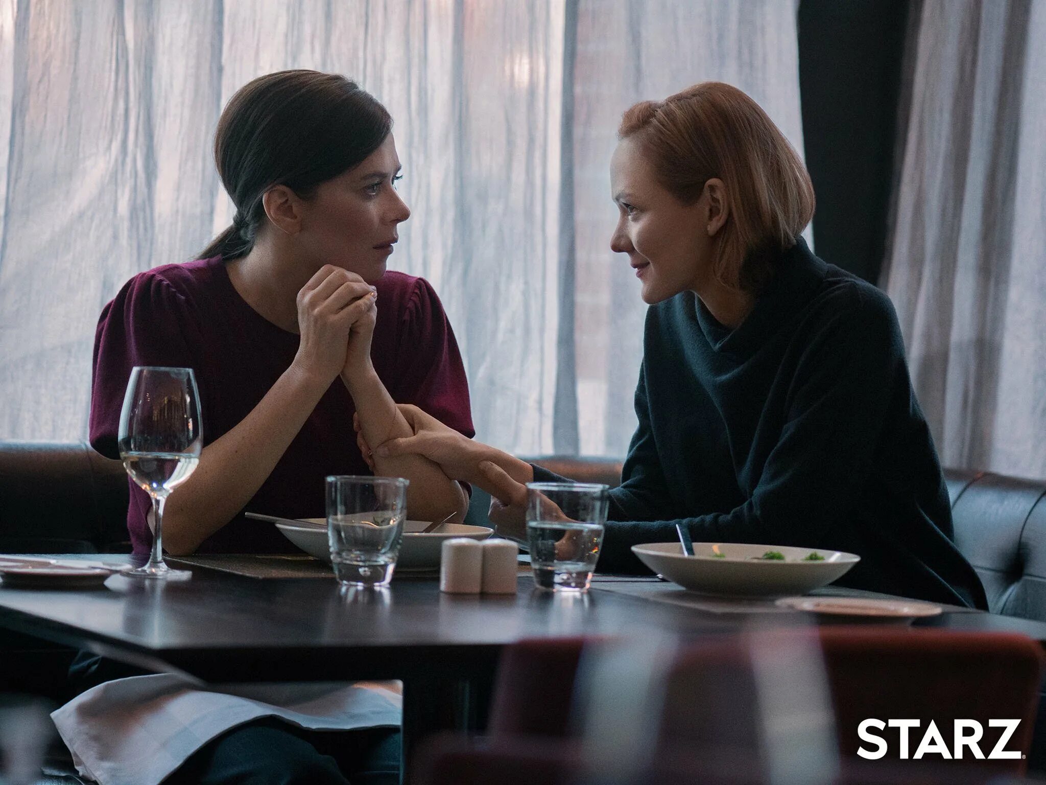 Louisa krause the girlfriend experience s02e05 2017. Луиса краузе и анна фрил сцена. Луиса краузе и анна фрил в фильме. Стрингер фильм 1998 анна фрил. Девочка по вызову сериал 2016.