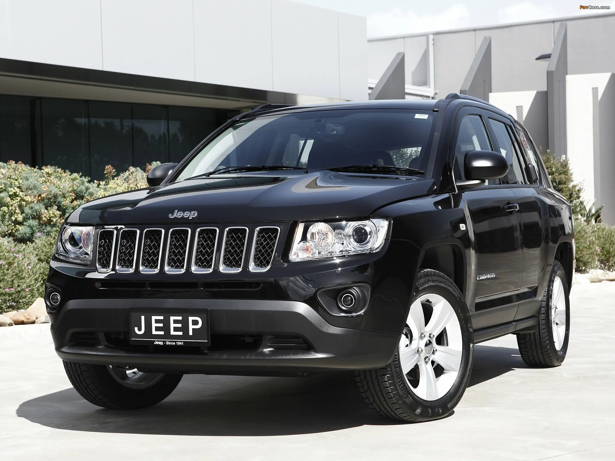 Машина джип фото. Jeep Compass 2012. Jeep Compass 2015. Джип Jeep Compass. Jeep Compass 2010.