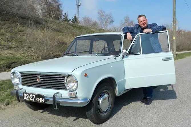 Ваз 2101 первый выпуск год. Ваз 2101. Жигули ваз 2101. Ваз 2102 1972 года. Машина ваз 21011.