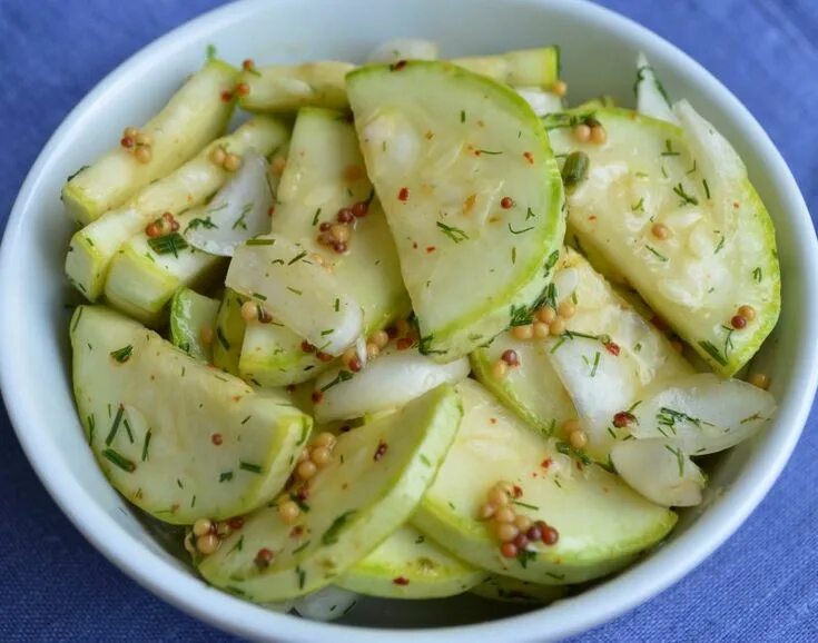 Кабачки жареные в духовке. Кабачок молодой рецепты приготовления. Блюда из кабачков. Цукини блюда. Гарнир к кабачкам.
