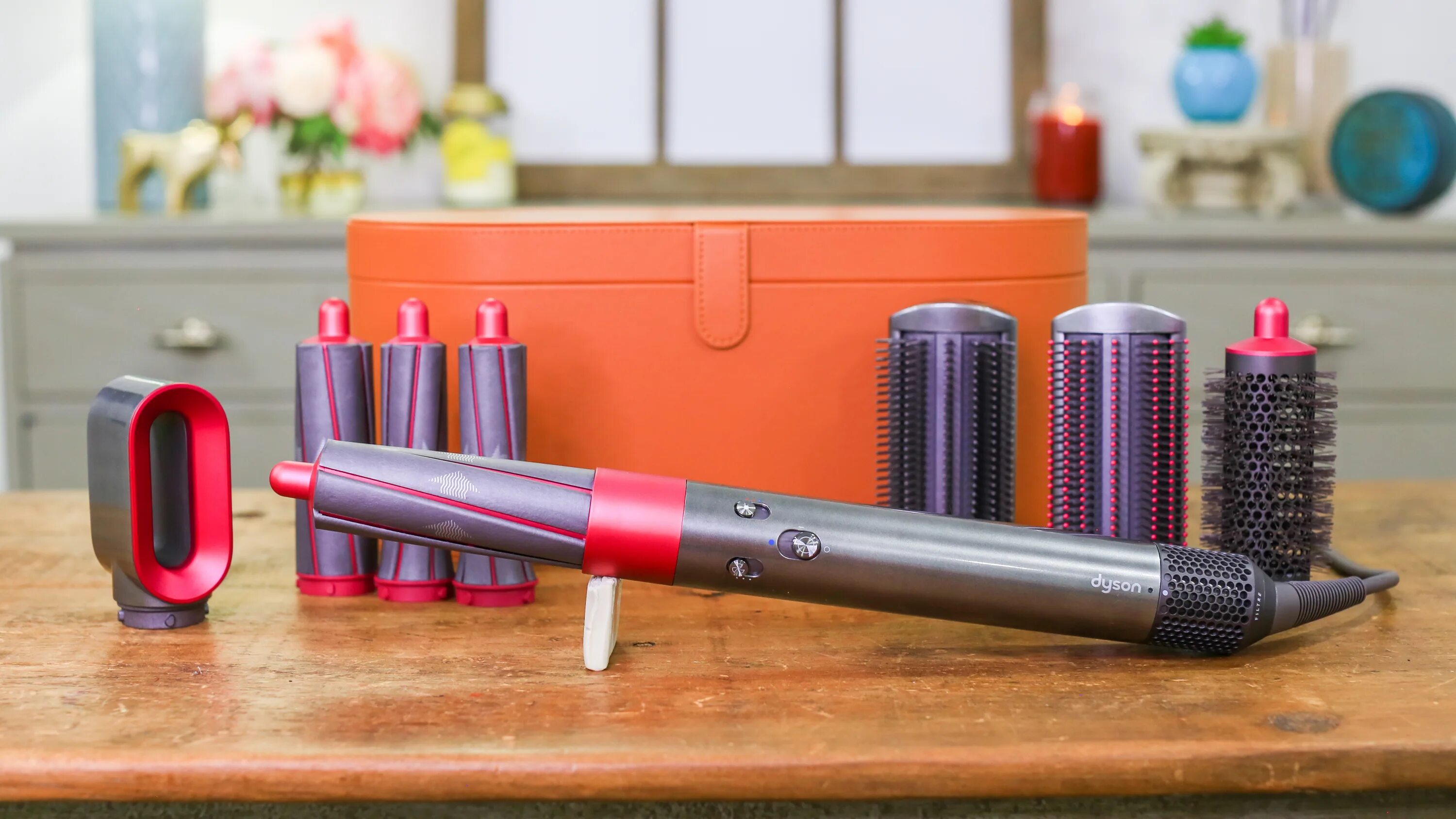 Версии дайсон стайлер. Dyson Styler Airwrap. Дайсон стайлер 2022. Dyson Airwrap 2022. Dyson стайлер Airwrap 2022.