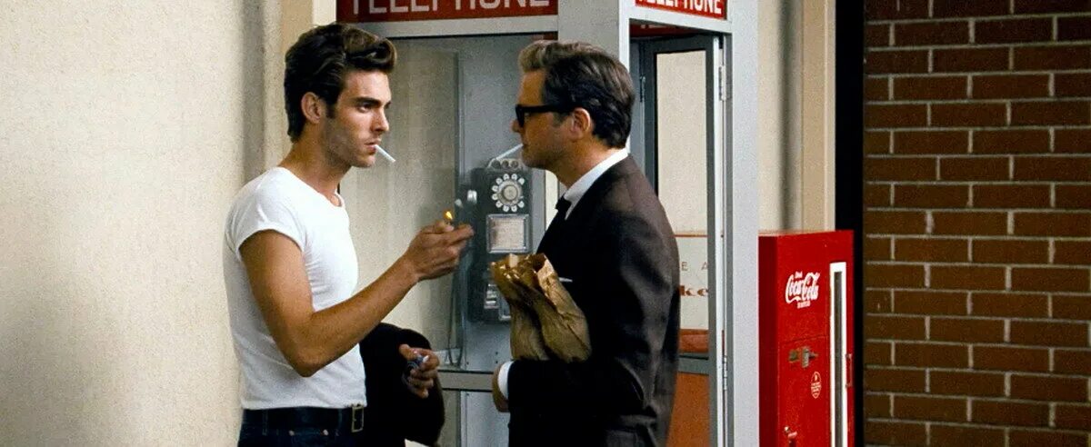 силуэт одинокого человека. человек одиночка. мужская фотосессия в кафе. одиночество мужчины. телефон одинокого мужчины.