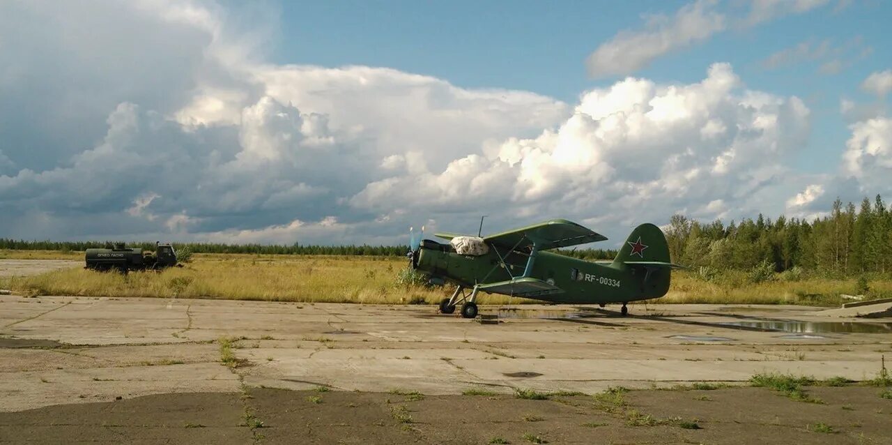 Гайны аэропорт. Аэропорт Гайны Пермский край. Усть-Илимский аэропорт. Усть-Илимск аэропорт фото 1991.