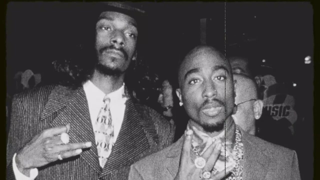 Тупак снуп. Снуп дог и тупак. 2pac snoop dogg. 2pac и снуп дог. тупак и снуп дог фото.