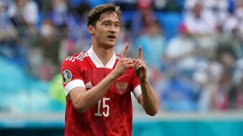 Через футболист