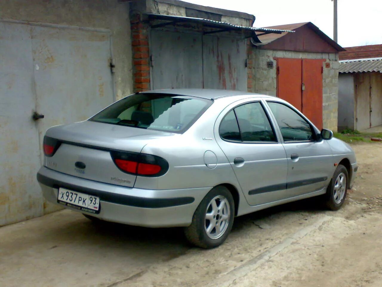 Renault Megane 1998. Рено Меган 1998. Рено Меган 1 1998. Рено Меган Классик 1998.