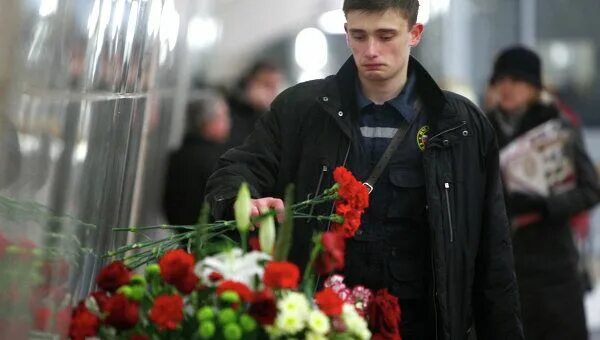 Теракт в метро парк культуры. Теракт в метро Лубянка и парк культуры. Взрыв на станции метро Лубянка и парк культуры. Теракт в метро 2010 Лубянка.