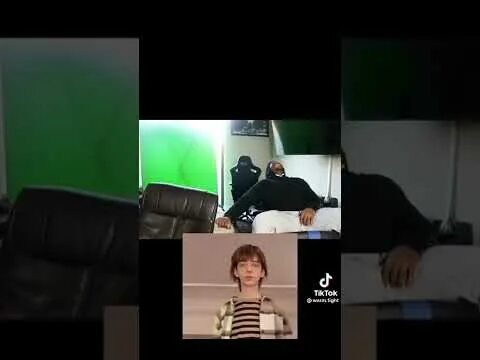 Повседневная жизнь после брака с боссом новелла рисунки. Фотограф в студии. Согласилась снять. Согласилась снять. Режиссер 50 оттенков серого с мужем.