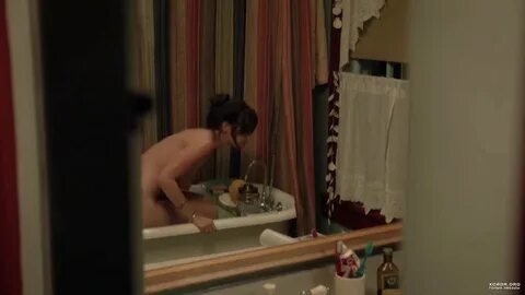 по скрытой камере за голой дамой в ванной в . . Скрытая Камера Подглядывани...