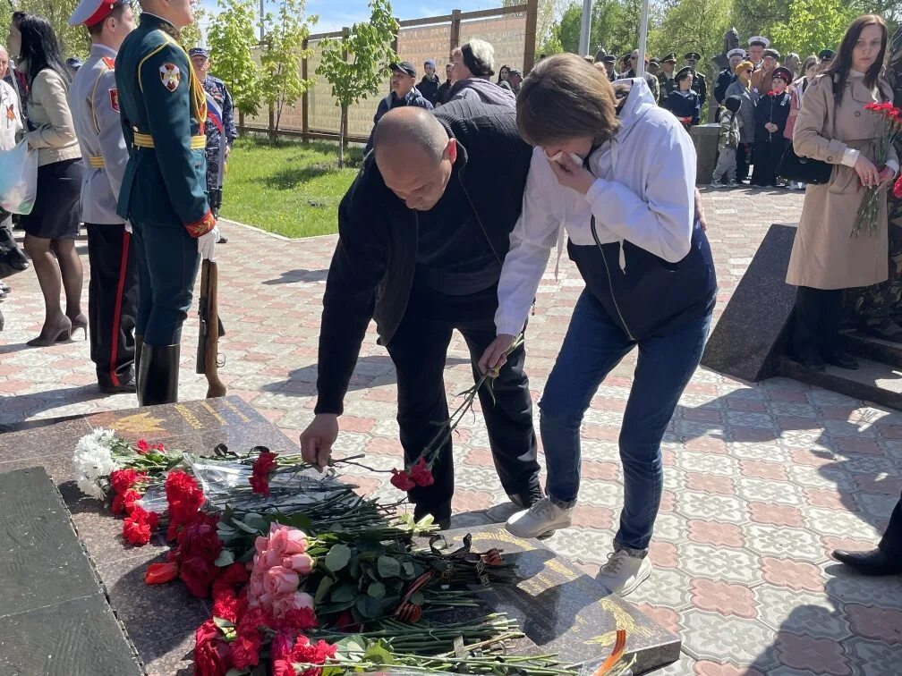 Сколько погибло в саратовской области. Саратов погибшие в спецоперации. Памятник погибшим в спецоперации Саратов. Памятники погибших в спецоперации. Открытие мемориала в Саратове воинам погибшим в спецоперации.