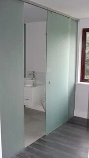 Стеклянные двери туалет ванна