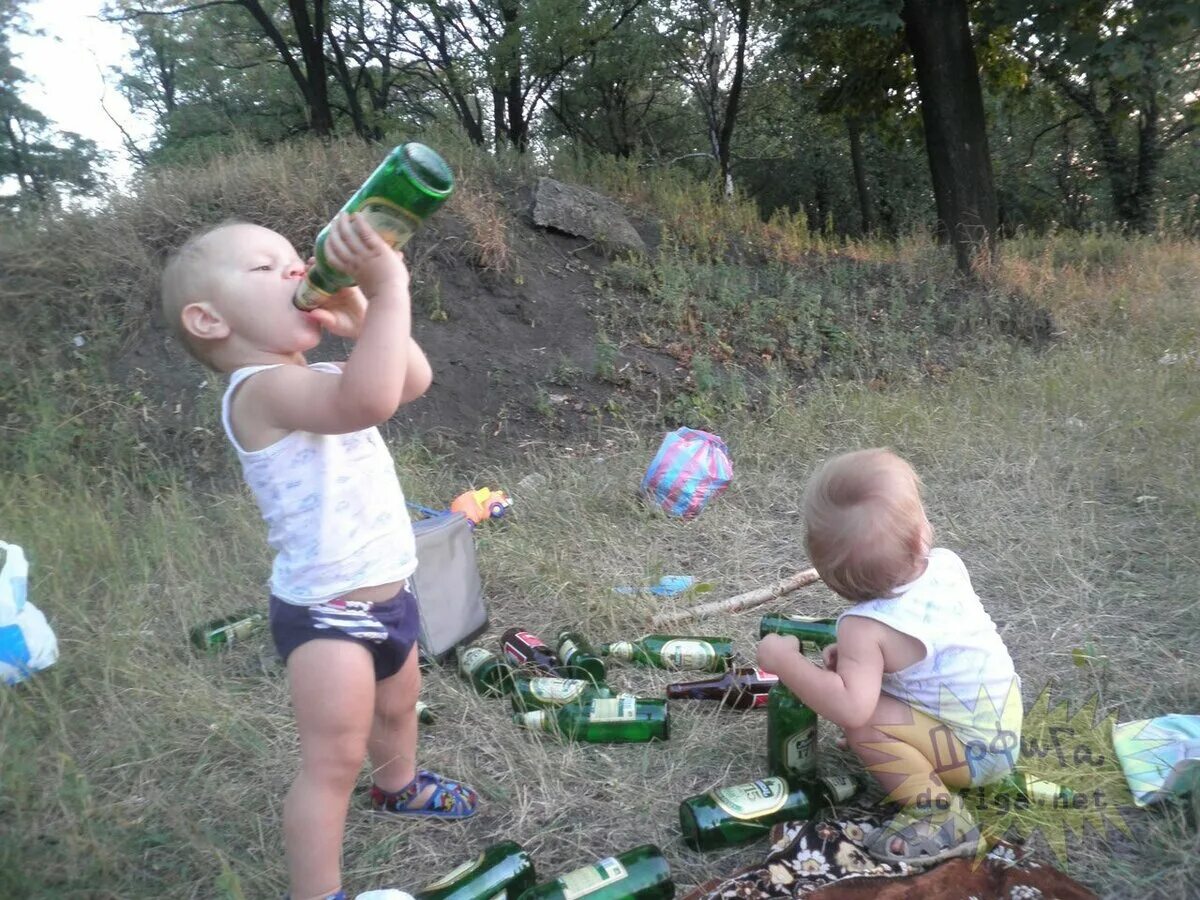 Русские плохие отцы. Пьяные дети в детском саду. Бухой ребенок.