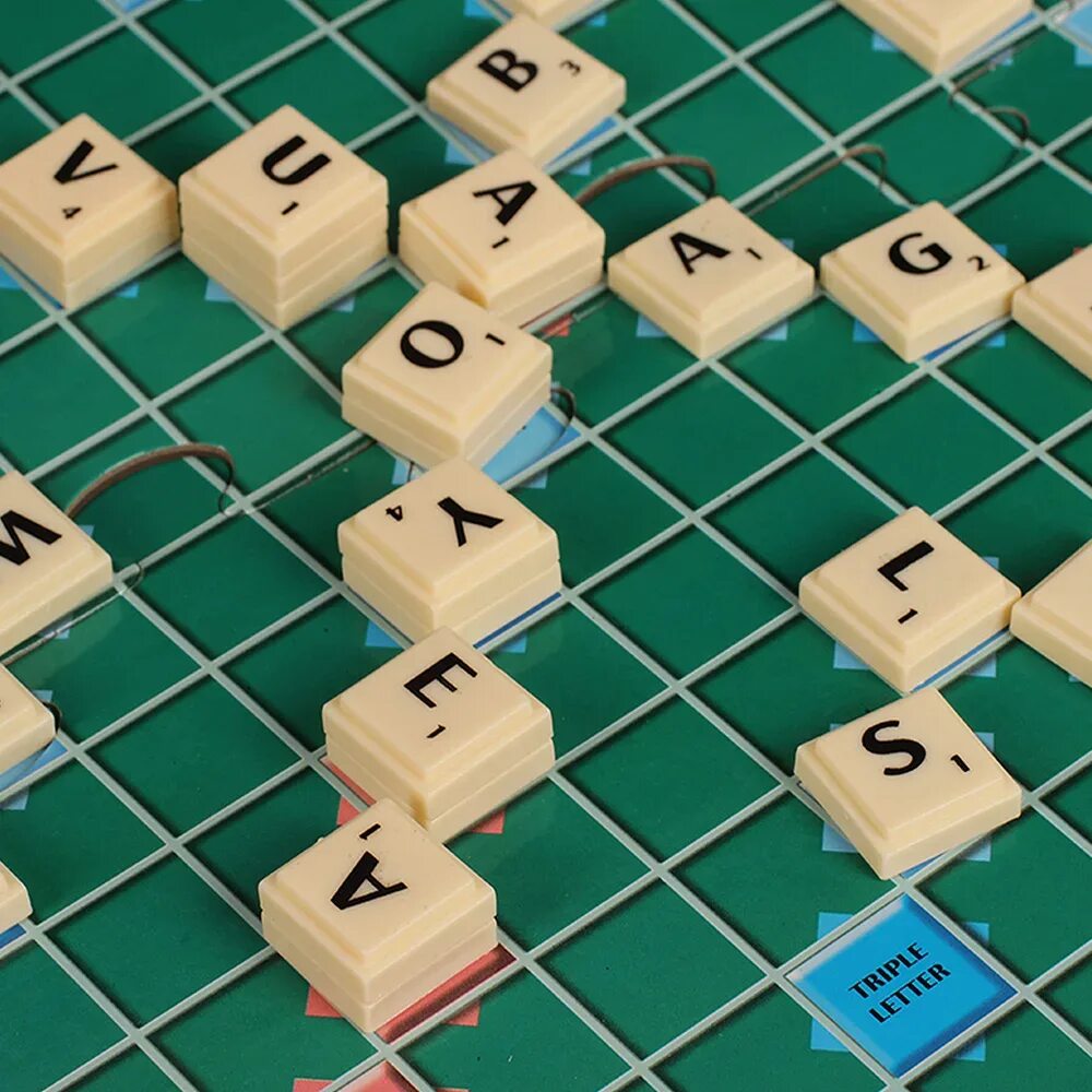 Scrabble настольная игра. Scrabble игровая доска. Французские настольные игры. Игра Эрудит на английском.