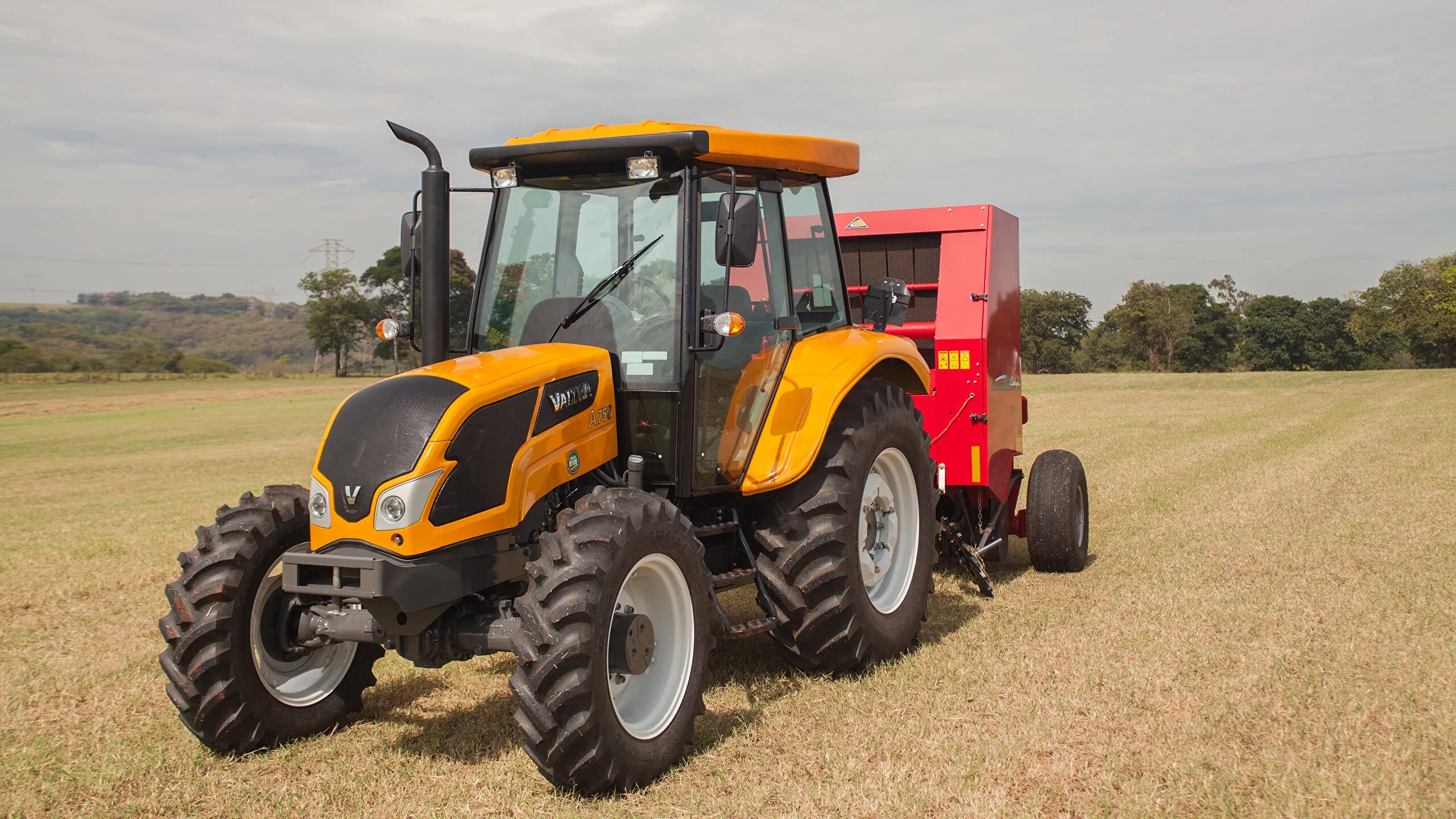 Трактор Valtra желтый. Valtra Cab. Трактор Valtra oboi. 2011-17 Valtra