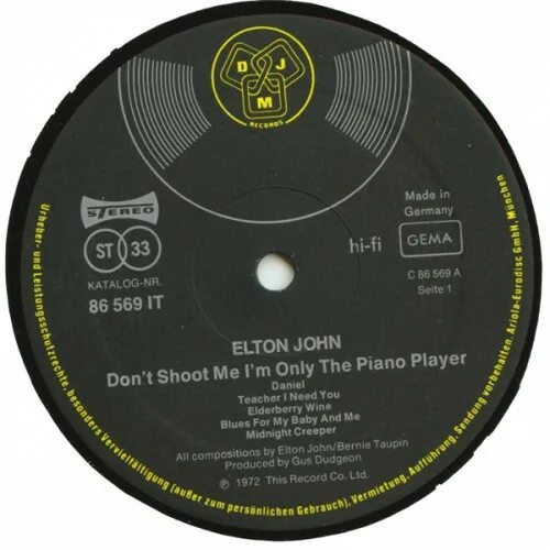 He often plays the piano. Elton John виниловая пластинка. Elton John don't shoot me i'm only the Piano Player. Elton John don't shoot me i'm only the Piano Player 1973. Don’t shoot me i’m only the Piano Player.