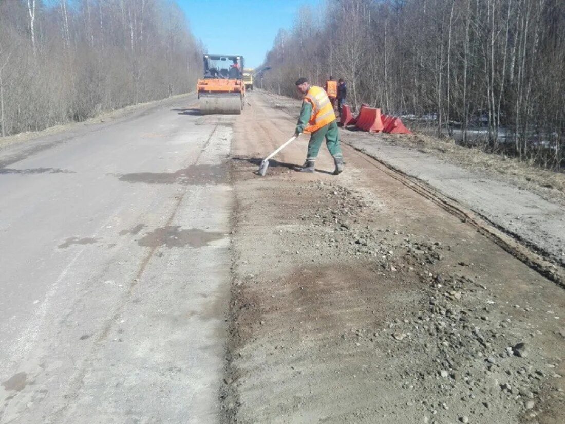 Дороги Новгородской области. Дорога обочина. Ремонт дороги. Отремонтированные дороги Новгородской области.