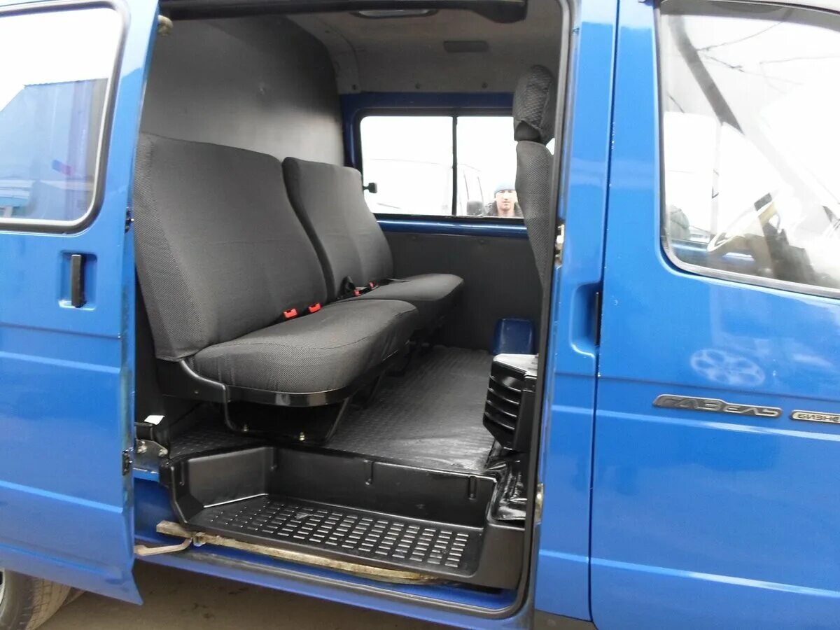 Азель нэкст цельнометаллический фургон. Газ газель 2705 салон. Газель 2705 комби фургон. Газель 2705 комби фургон. Газ 2705 комби салон.