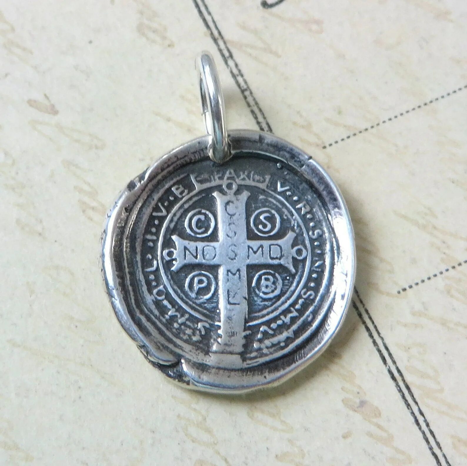 Св печать. Христианский медальон. St. Benedict Key Chain Italy.