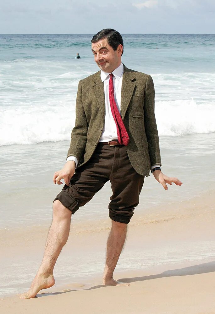 Мистер Бин на море. Мистер Бин в отпуске. Мистер Бин с ногой. Мистер Бин на отдыхе море.