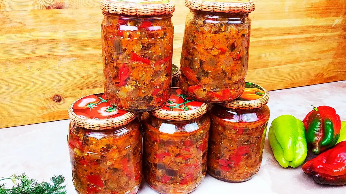 Зимние заготовки из овощей. Соленья на зиму. Помидоры в банках. Консервация г. Зимние заготовки.