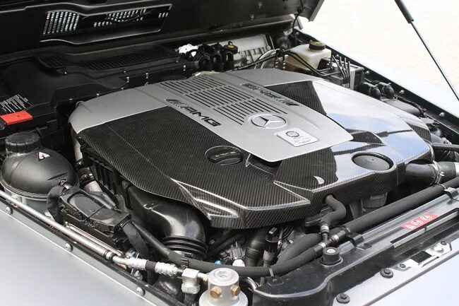 Мотор гелендваген. G65 AMG мотор. Mercedes Benz g65 двигатель. Двигатель Мерседес g 63 АМГ. Двигатель Мерседес g63 AMG.