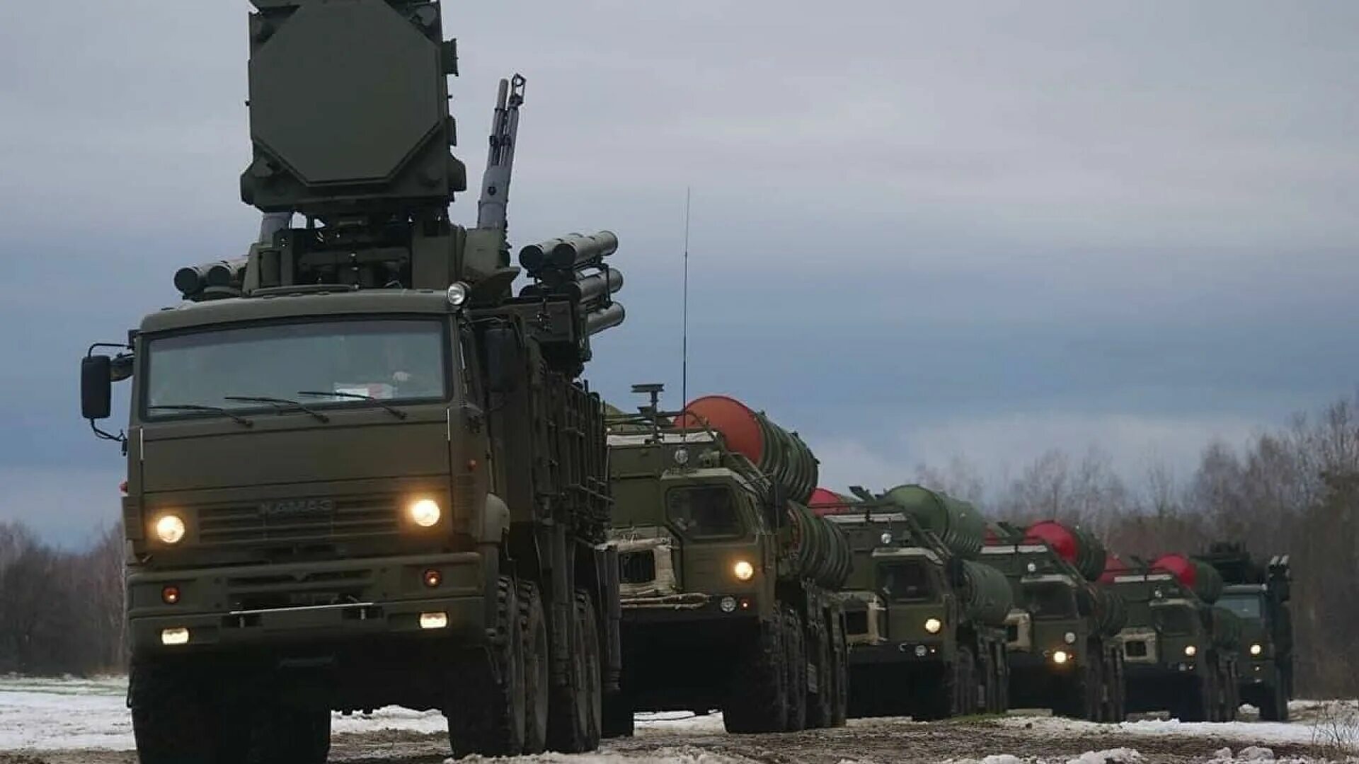 Пограничник на границе. Войска нато на границе с беларусью. Российские войска в белоруссии 2022. Войска на границе. Концентрация войск на границе с белоруссией.