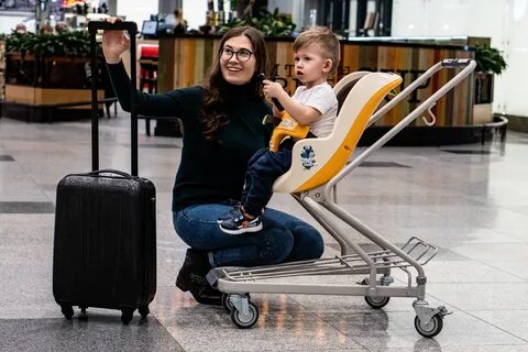 Дети в аэропорту домодедово