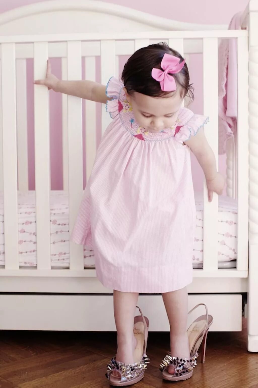 Сестре 7 месяцев еще она совсем маленькая. Необычные прически для девочек. Поставь малышку. Красивые малыши. Поставь малышку.