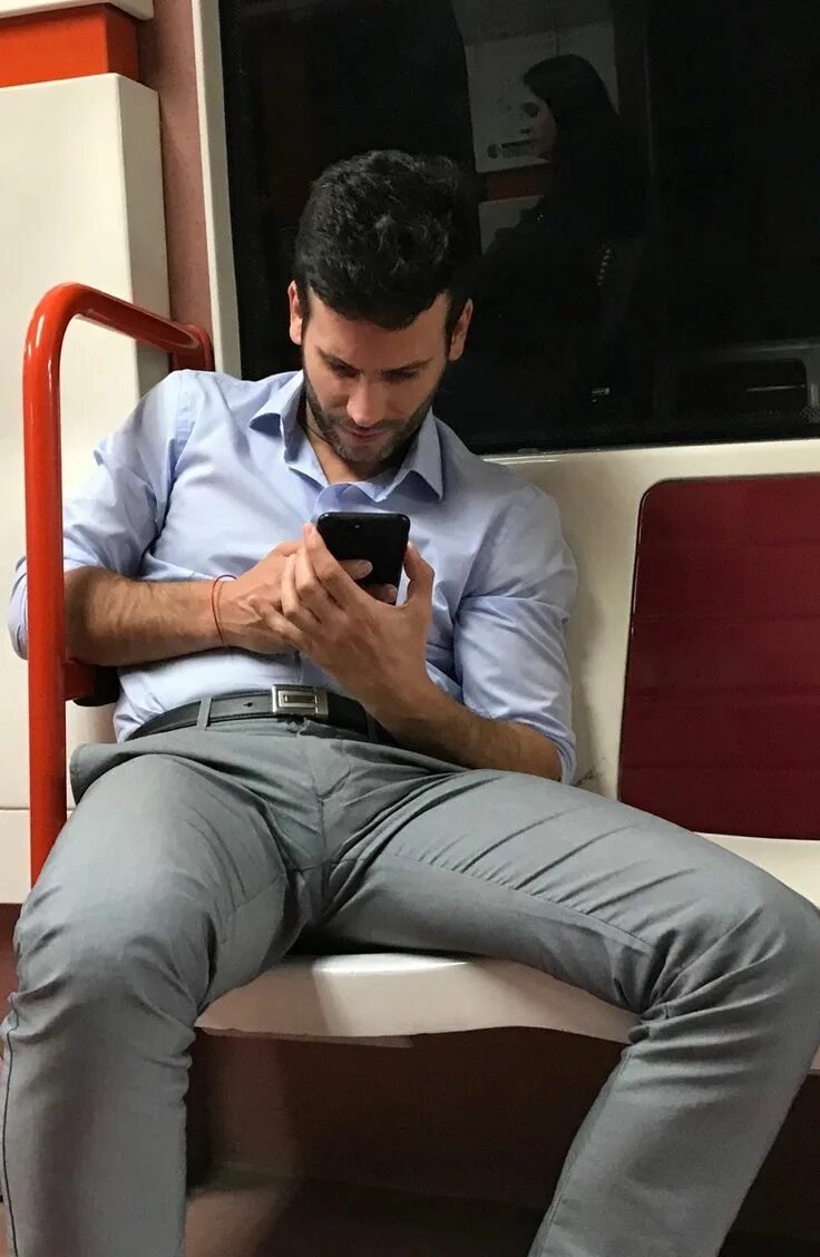 Daniel Rashid bulge. Длинный bulge. Мужики bulge. Красивая стрижка ног мужских.